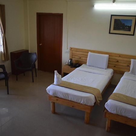 Hotel Travellers Inn シロン エクステリア 写真
