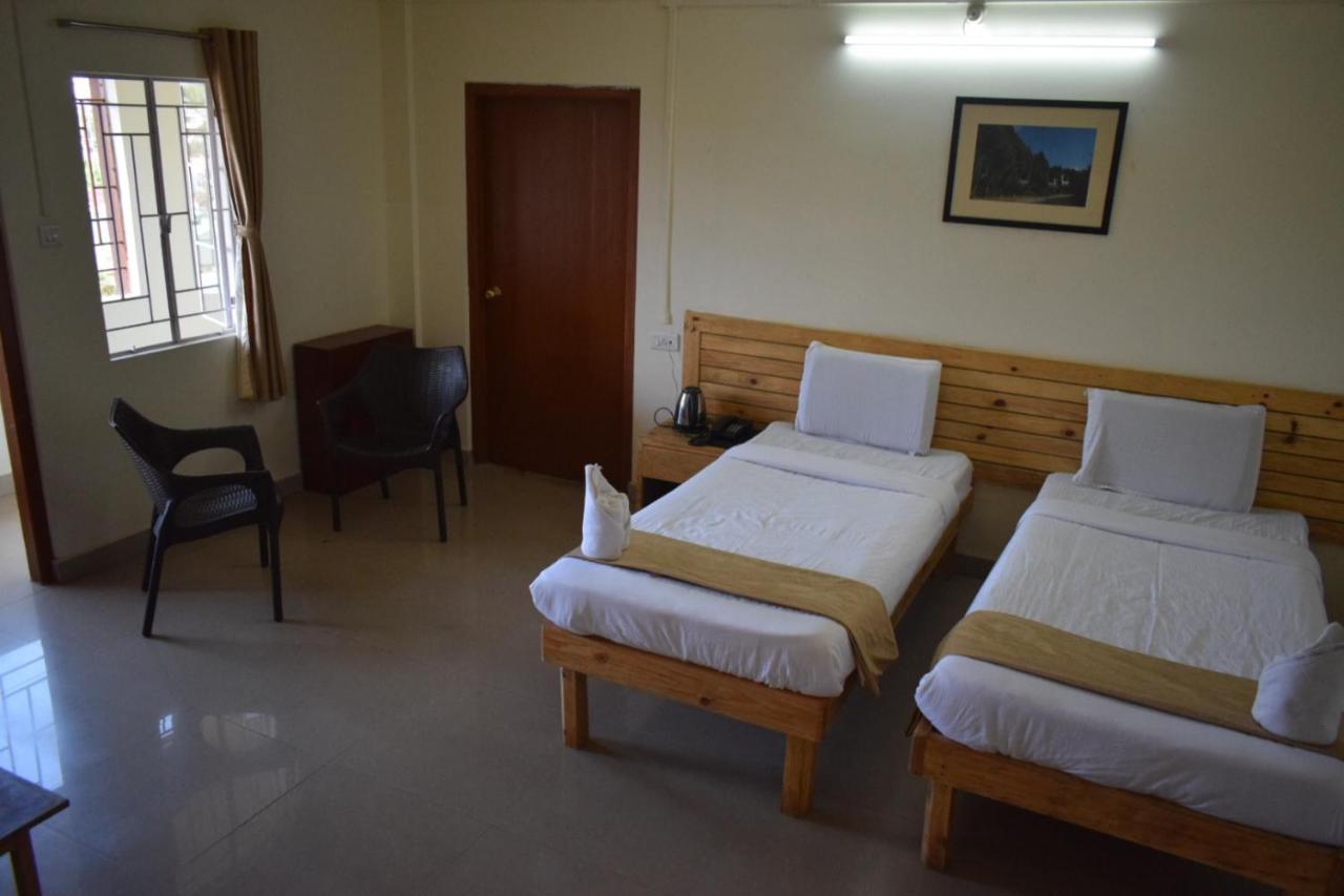 Hotel Travellers Inn シロン エクステリア 写真