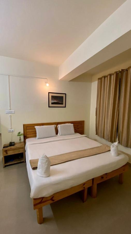 Hotel Travellers Inn シロン エクステリア 写真