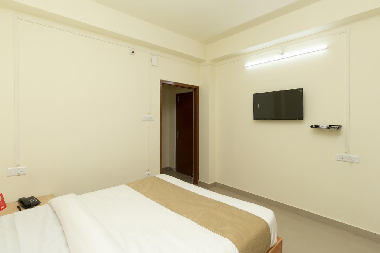 Hotel Travellers Inn シロン エクステリア 写真