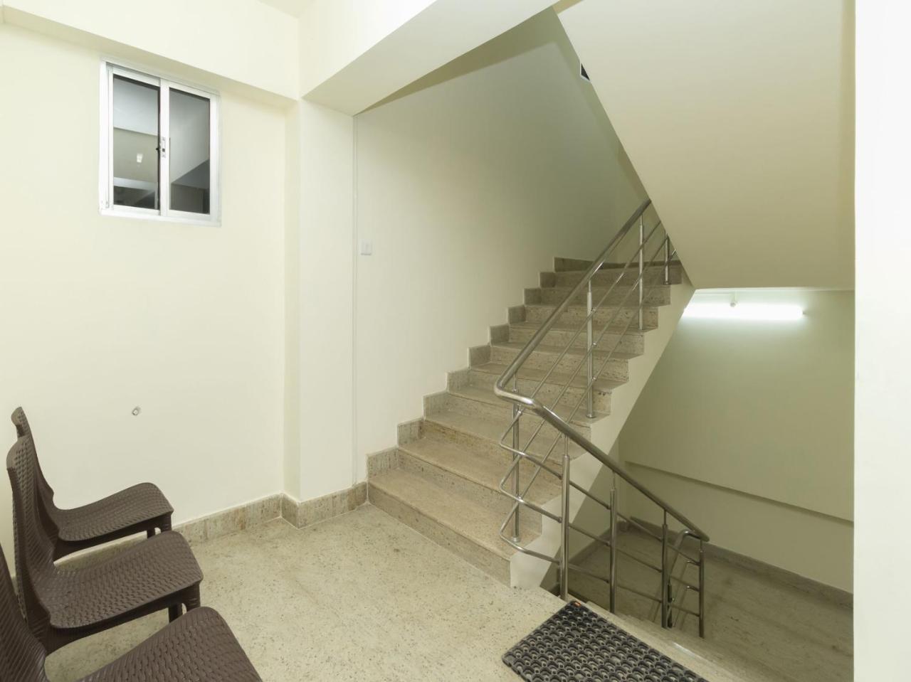 Hotel Travellers Inn シロン エクステリア 写真