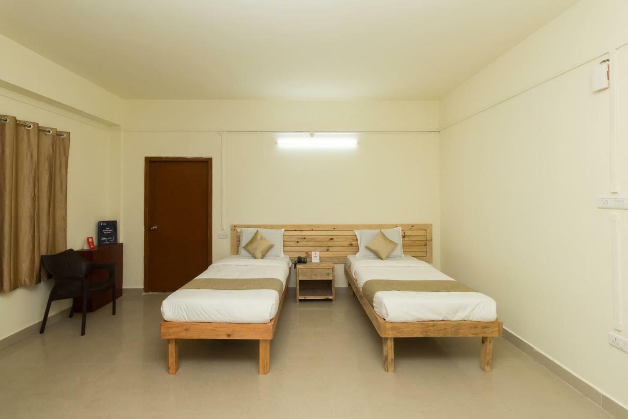 Hotel Travellers Inn シロン エクステリア 写真