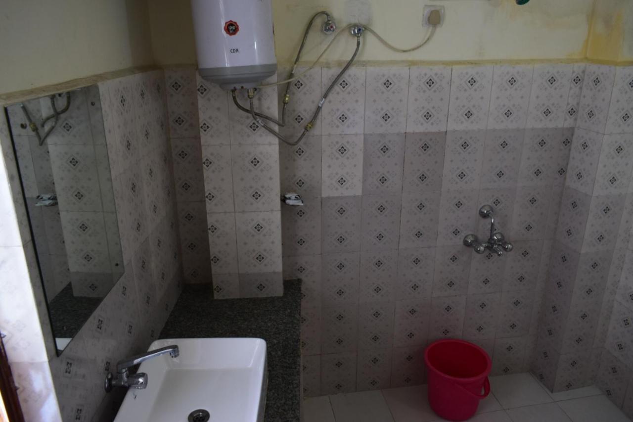 Hotel Travellers Inn シロン エクステリア 写真