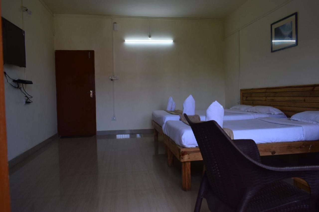 Hotel Travellers Inn シロン エクステリア 写真